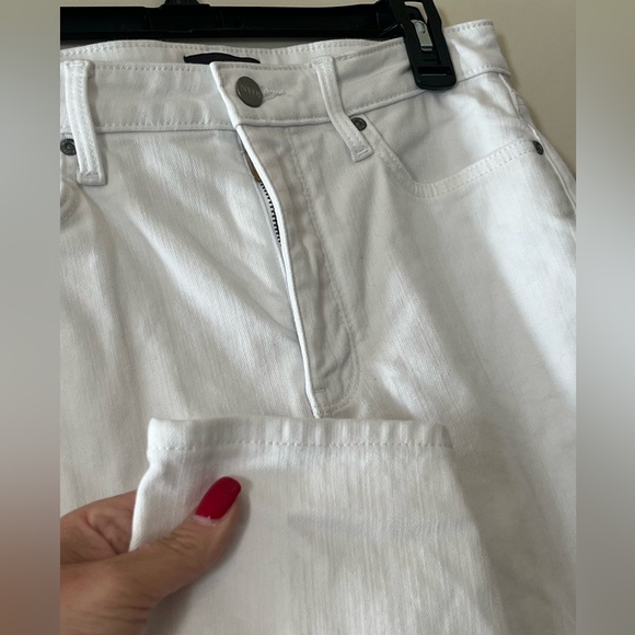 NYDJ Women's White Jeans “Ami Skinny” Lift Tuck Style size 6 - Picture 2 of 16